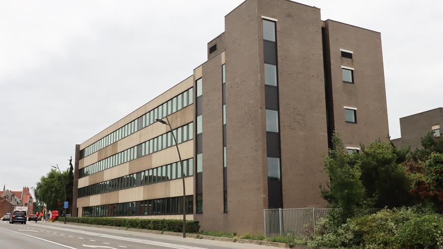 La Régie des Bâtiments centralise différents services dans un bâtiment rénové à Halle